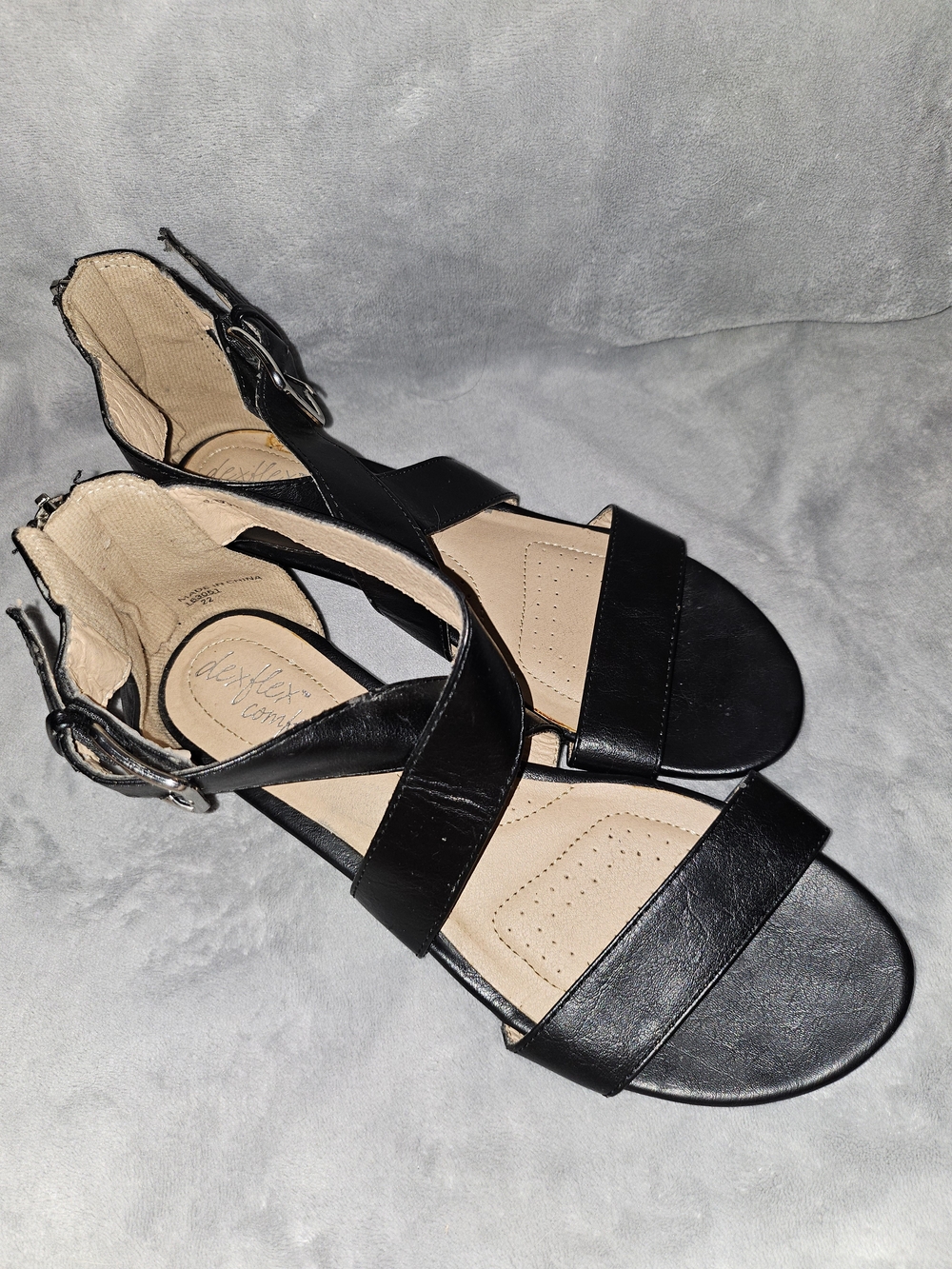 dexflex comfort Black Strappy Women's Sandals